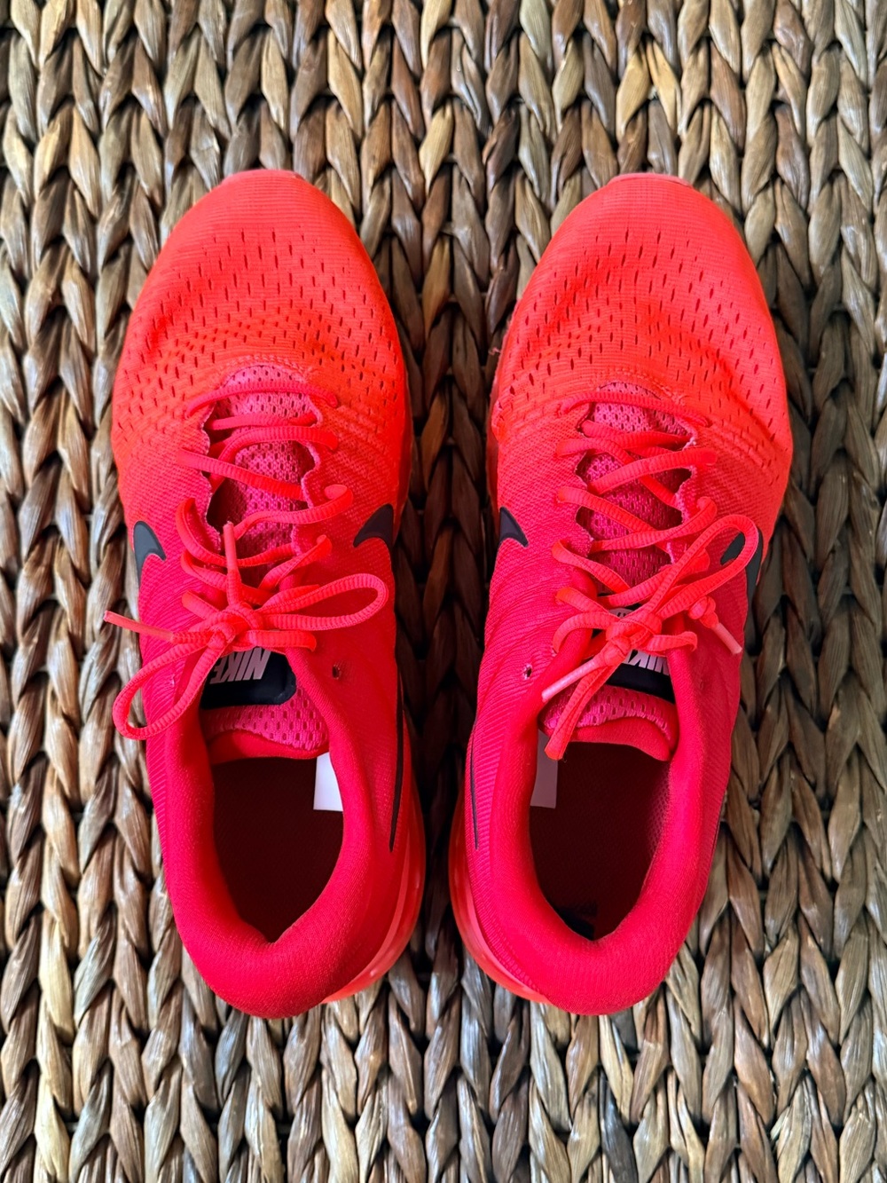 Nike Men’s Bright Red AIRMAX Athletic Running Shoes